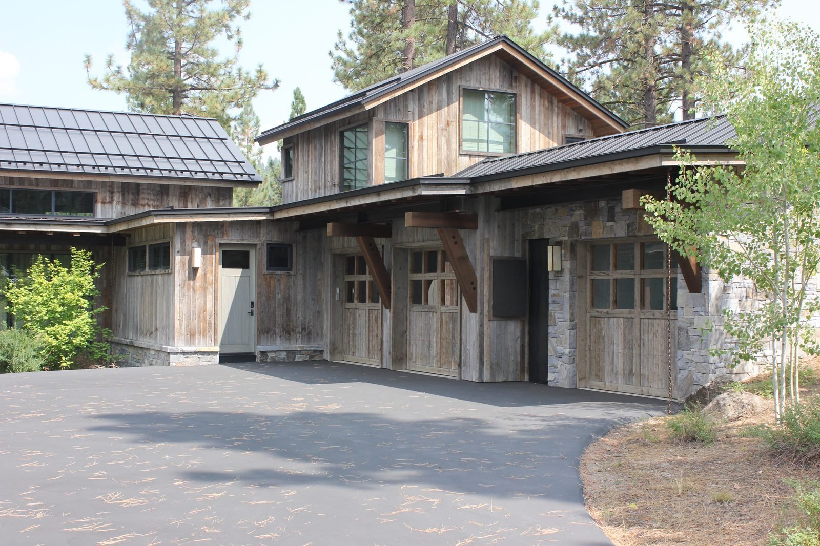 Custom home exterior Truckee CA by RCV Construction