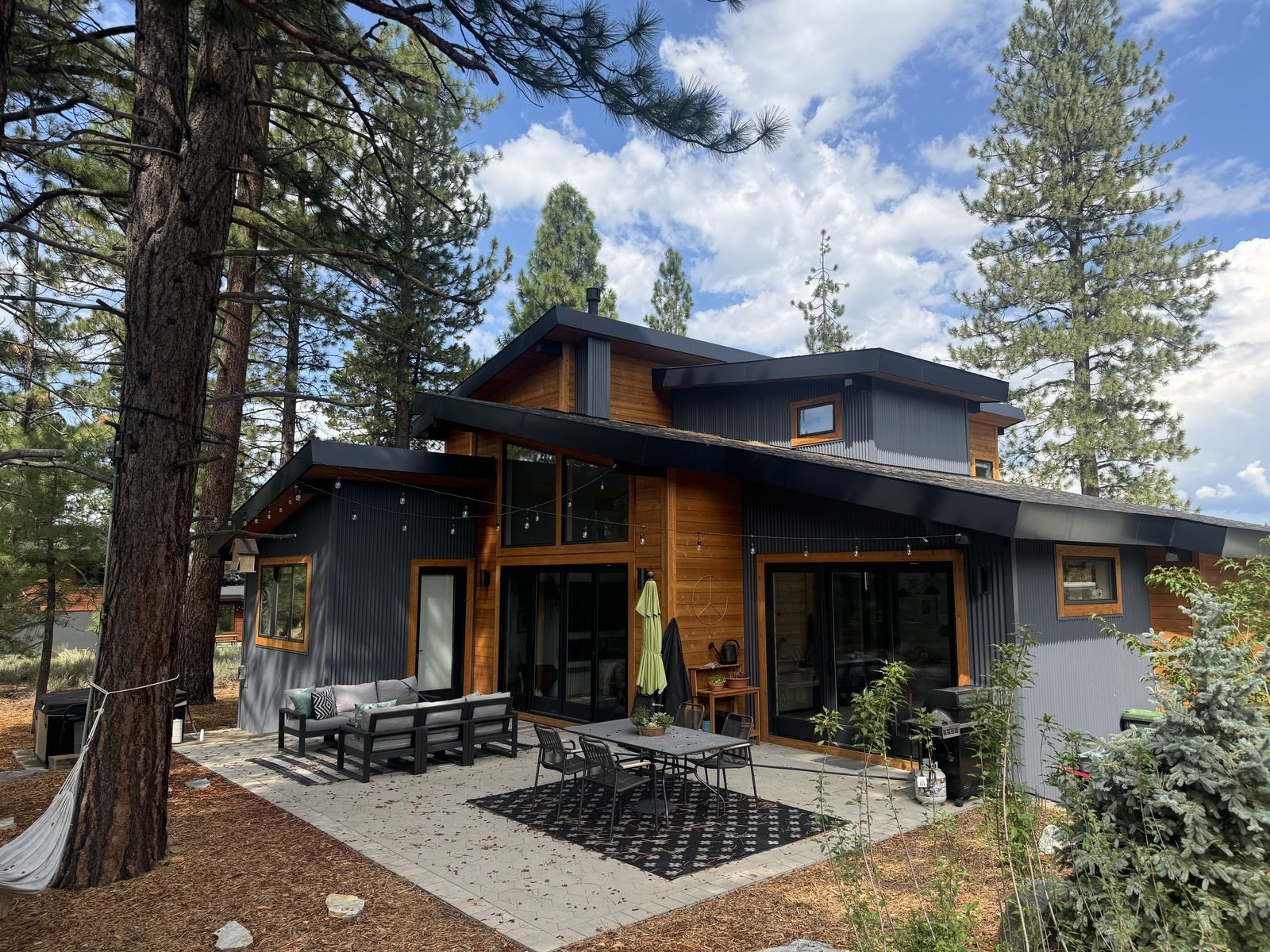 Outdoor living space Reno NV by RCV Construction